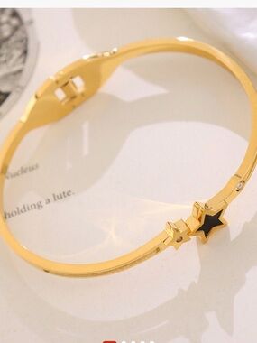 Gold Star Accent Bangle Bracelet - Elegant Women's Jewelry